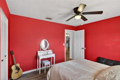 Condo in Winter Haven, Florida, 2 bedrooms № 2096569 - photo 12