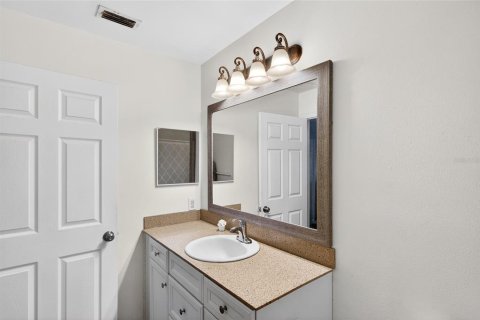 Condo in Winter Haven, Florida, 2 bedrooms № 2096569 - photo 17