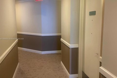 Copropriété à vendre à Sunny Isles Beach, Floride: 61.69 m2 № 2013563 - photo 8