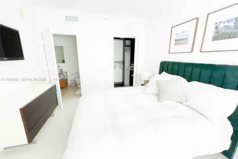 Condo in Miami Beach, Florida, 2 bedrooms  № 2043126 - photo 9