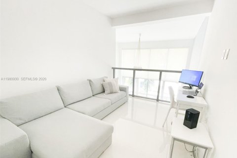 Condo in Miami Beach, Florida, 2 bedrooms  № 2043126 - photo 11