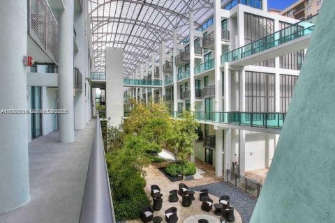 Condo in Miami Beach, Florida, 2 bedrooms  № 2043126