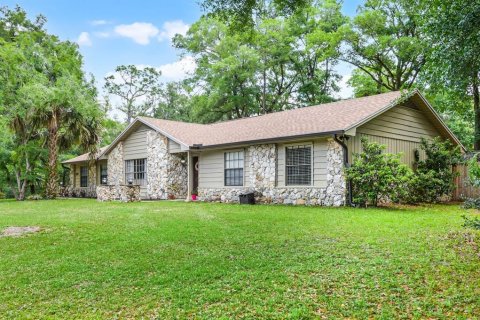 House in DeLand, Florida 3 bedrooms, 169.92 sq.m. № 1850930 - photo 2