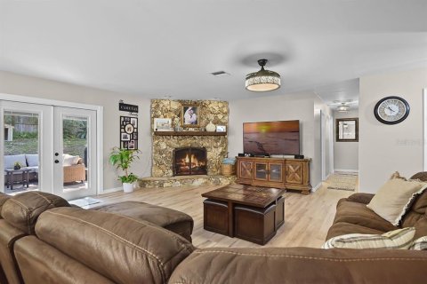 House in DeLand, Florida 3 bedrooms, 169.92 sq.m. № 1850930 - photo 14