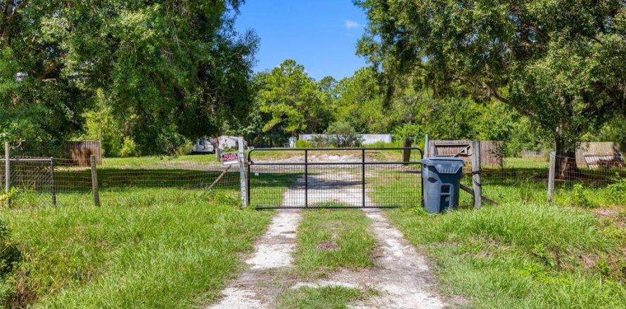 Land in Polk City, Florida № 1919266