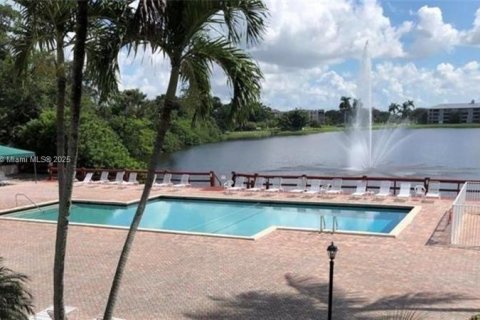 Condominio en alquiler en Davie, Florida, 1 dormitorio, 60.76 m2 № 1933711 - foto 5