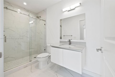 Снять в аренду квартиру в Халландейл-Бич, Флорида 2 спальни, 120.49м2, № 1969642 - фото 19