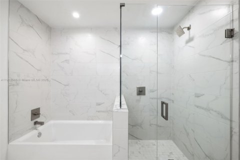 Снять в аренду квартиру в Халландейл-Бич, Флорида 2 спальни, 120.49м2, № 1969642 - фото 28