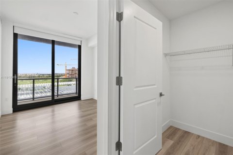 Снять в аренду квартиру в Халландейл-Бич, Флорида 2 спальни, 120.49м2, № 1969642 - фото 16