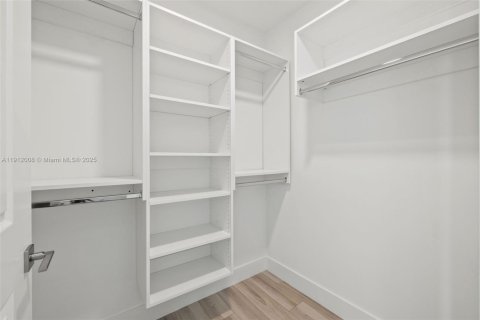 Снять в аренду квартиру в Халландейл-Бич, Флорида 2 спальни, 120.49м2, № 1969642 - фото 18