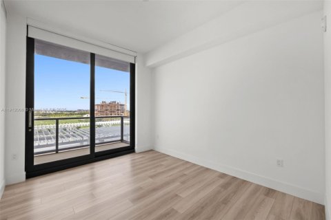 Снять в аренду квартиру в Халландейл-Бич, Флорида 2 спальни, 120.49м2, № 1969642 - фото 14