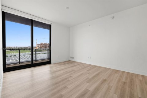 Снять в аренду квартиру в Халландейл-Бич, Флорида 2 спальни, 120.49м2, № 1969642 - фото 4