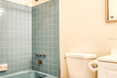 House in Gainesville, Florida 4 bedrooms, 175.86 sq.m. № 1808747 - photo 21