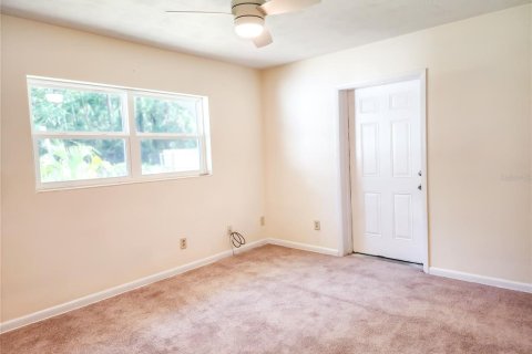 House in Gainesville, Florida 4 bedrooms, 175.86 sq.m. № 1808747 - photo 18