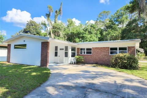 House in Gainesville, Florida 4 bedrooms, 175.86 sq.m. № 1808747 - photo 1