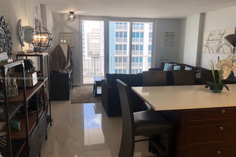 Condo in Fort Lauderdale, Florida, 2 bedrooms  № 1375380 - photo 4