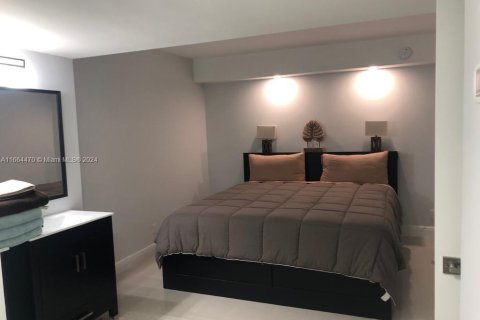 Condo in Fort Lauderdale, Florida, 2 bedrooms  № 1375380 - photo 6