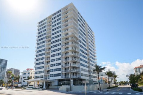 Condo in Fort Lauderdale, Florida, 2 bedrooms  № 1375380 - photo 15