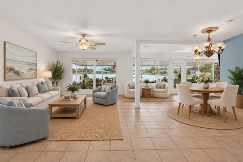 Villa ou maison à vendre à Sun City Center, Floride: 3 chambres, 154.78 m2 № 2388791 - photo 16