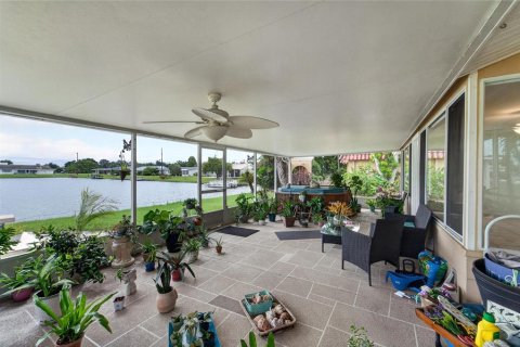 Villa ou maison à vendre à Sun City Center, Floride: 3 chambres, 154.78 m2 № 2388791 - photo 12