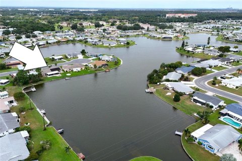 Villa ou maison à vendre à Sun City Center, Floride: 3 chambres, 154.78 m2 № 2388791 - photo 4