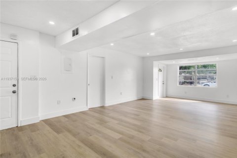 Casa en venta en Miami, Florida, 3 dormitorios, 84.73 m2 № 1995020 - foto 9