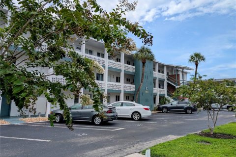 Condominio en alquiler en Bradenton, Florida, 1 dormitorio, 53.51 m2 № 1898473 - foto 1