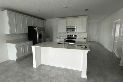 Villa ou maison à louer à Kissimmee, Floride: 5 chambres, 277.41 m2 № 2400423 - photo 11