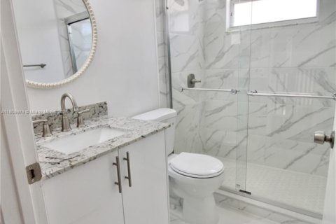 House in Doral, Florida 3 bedrooms, 152.55 sq.m. № 1953254 - photo 15