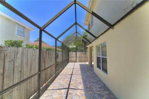 House in Doral, Florida 3 bedrooms, 152.55 sq.m. № 1953254 - photo 17