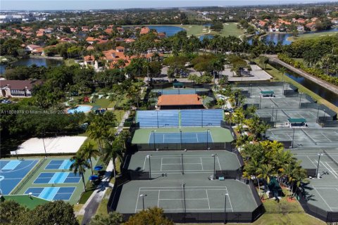 House in Doral, Florida 3 bedrooms, 152.55 sq.m. № 1953254 - photo 20