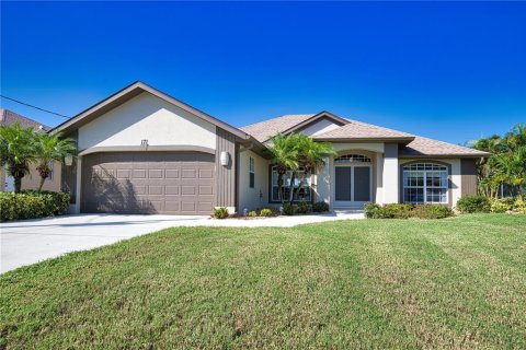 House in Rotonda, Florida 3 bedrooms, 169.92 sq.m. № 1898805 - photo 1