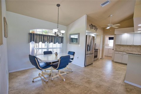 House in Rotonda, Florida 3 bedrooms, 169.92 sq.m. № 1898805 - photo 13