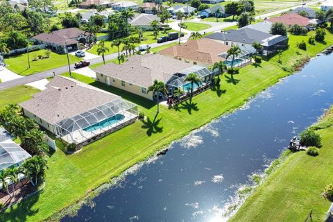 House in Rotonda, Florida 3 bedrooms, 169.92 sq.m. № 1898805 - photo 6