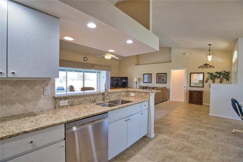 House in Rotonda, Florida 3 bedrooms, 169.92 sq.m. № 1898805 - photo 17