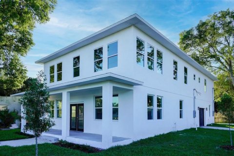 Casa en venta en Saint Petersburg, Florida, 7 dormitorios, 354.33 m2 № 2208001 - foto 2