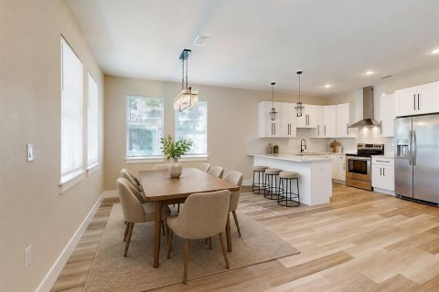 Casa en venta en Saint Petersburg, Florida, 7 dormitorios, 354.33 m2 № 2208001 - foto 4