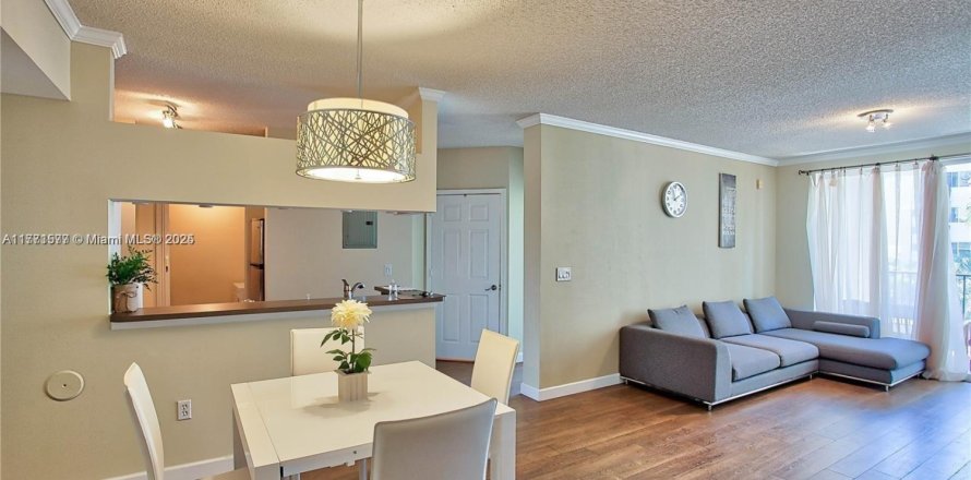 Condo à Sunny Isles Beach, Floride, 2 chambres № 1713010