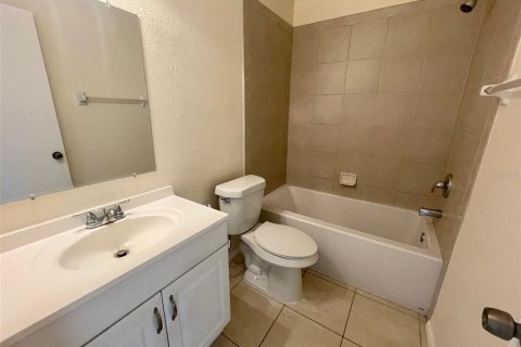 Condo in Sarasota, Florida, 2 bedrooms  № 2224857 - photo 12