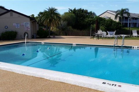 Condo in Sarasota, Florida, 2 bedrooms  № 2224857 - photo 3