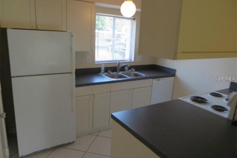 Condo in Sarasota, Florida, 2 bedrooms  № 2224857 - photo 5