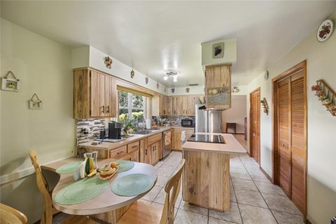 House in Mims, Florida 3 bedrooms, 159.7 sq.m. № 2339760 - photo 8