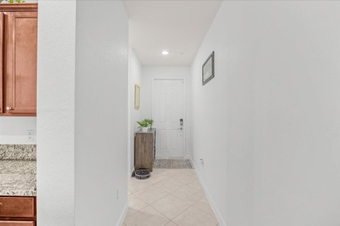Townhouse in Stuart, Florida 3 bedrooms, 150.32 sq.m. № 2169270 - photo 3