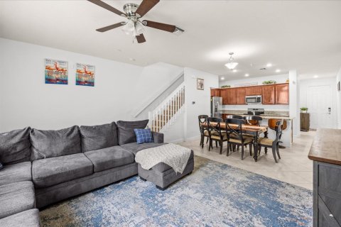 Townhouse in Stuart, Florida 3 bedrooms, 150.32 sq.m. № 2169270 - photo 10