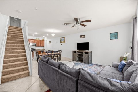 Townhouse in Stuart, Florida 3 bedrooms, 150.32 sq.m. № 2169270 - photo 11