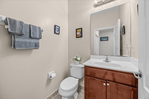 Townhouse in Stuart, Florida 3 bedrooms, 150.32 sq.m. № 2169270 - photo 12