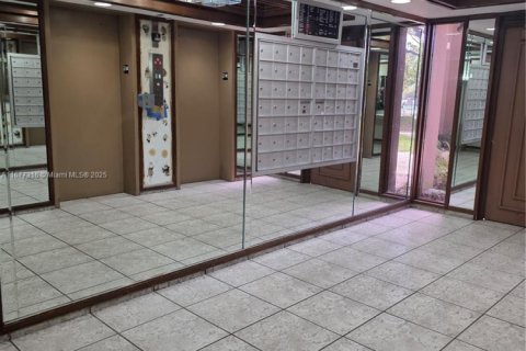 Copropriété à vendre à Miami, Floride: 2 chambres, 108.88 m2 № 1937574 - photo 11