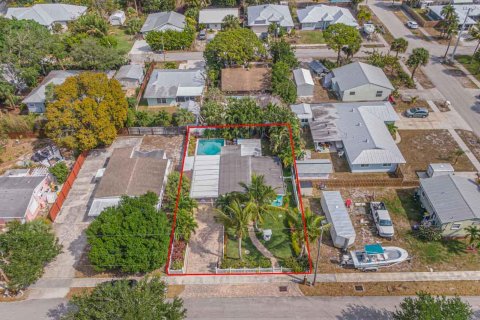 House in Jensen Beach, Florida 2 bedrooms, 84.54 sq.m. № 1162085 - photo 1