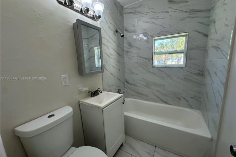 Casa en alquiler en Fort Lauderdale, Florida, 3 dormitorios, 86.96 m2 № 2046508 - foto 3