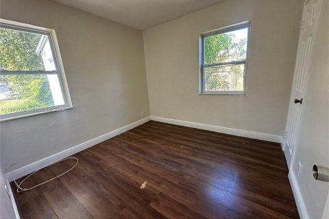 Casa en alquiler en Fort Lauderdale, Florida, 3 dormitorios, 86.96 m2 № 2046508 - foto 4